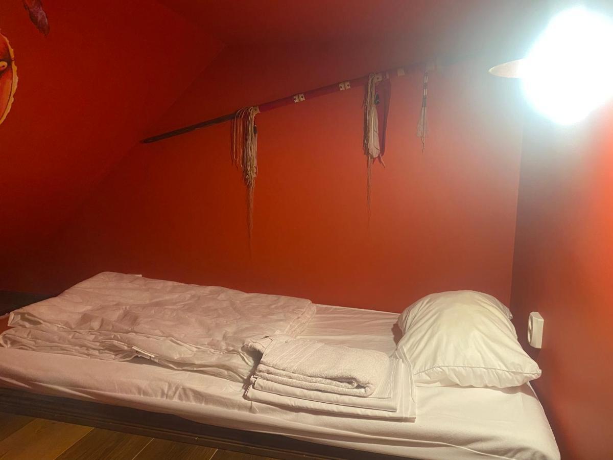 Familjerum med delat badrum